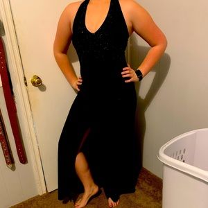 Size 9 very stretchy (De LAru) by Shelia Yen. Worn to military ball